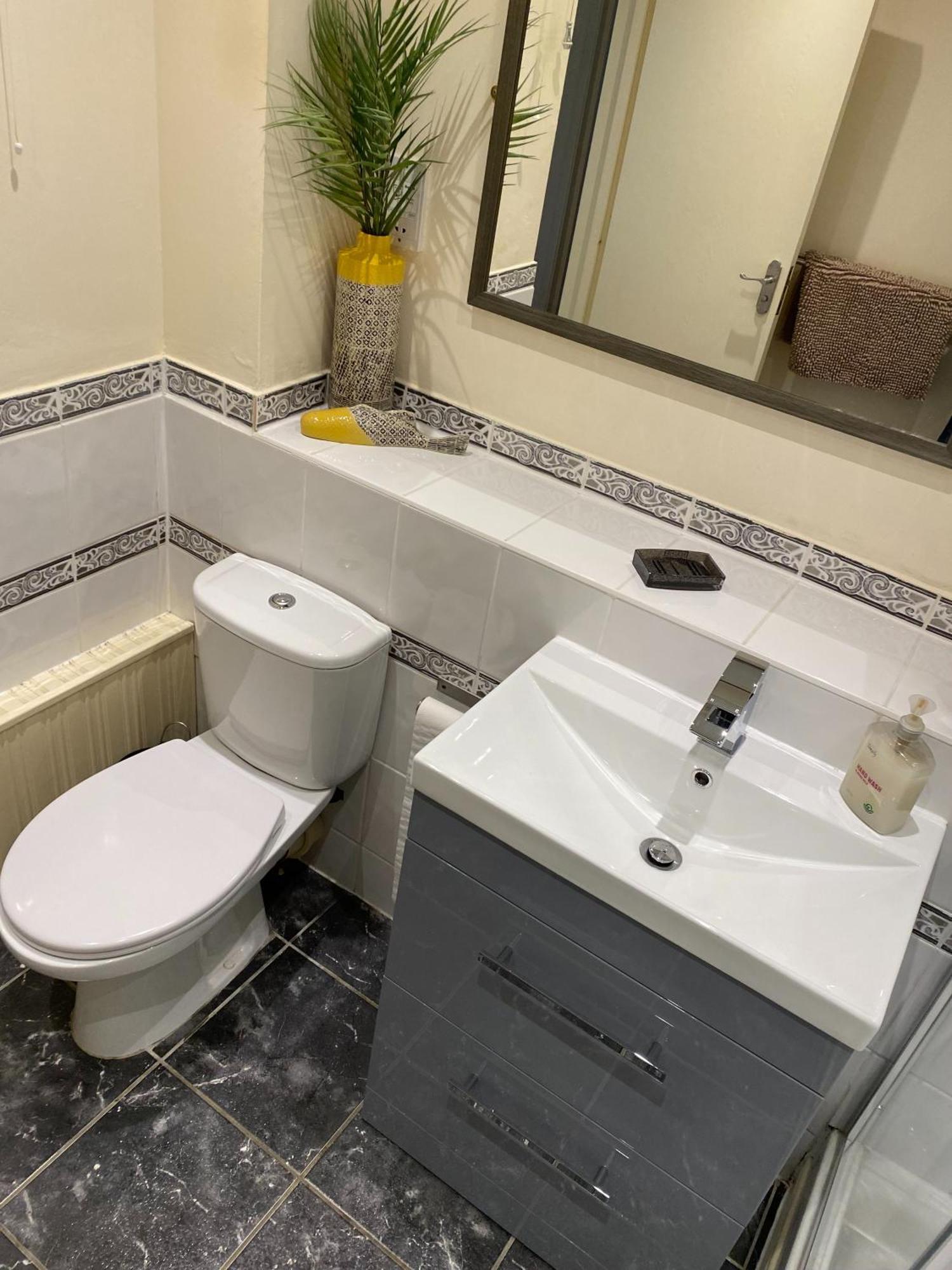 River Courtyard Apartment In The Heart Of Stneots Saint Neots Eksteriør billede